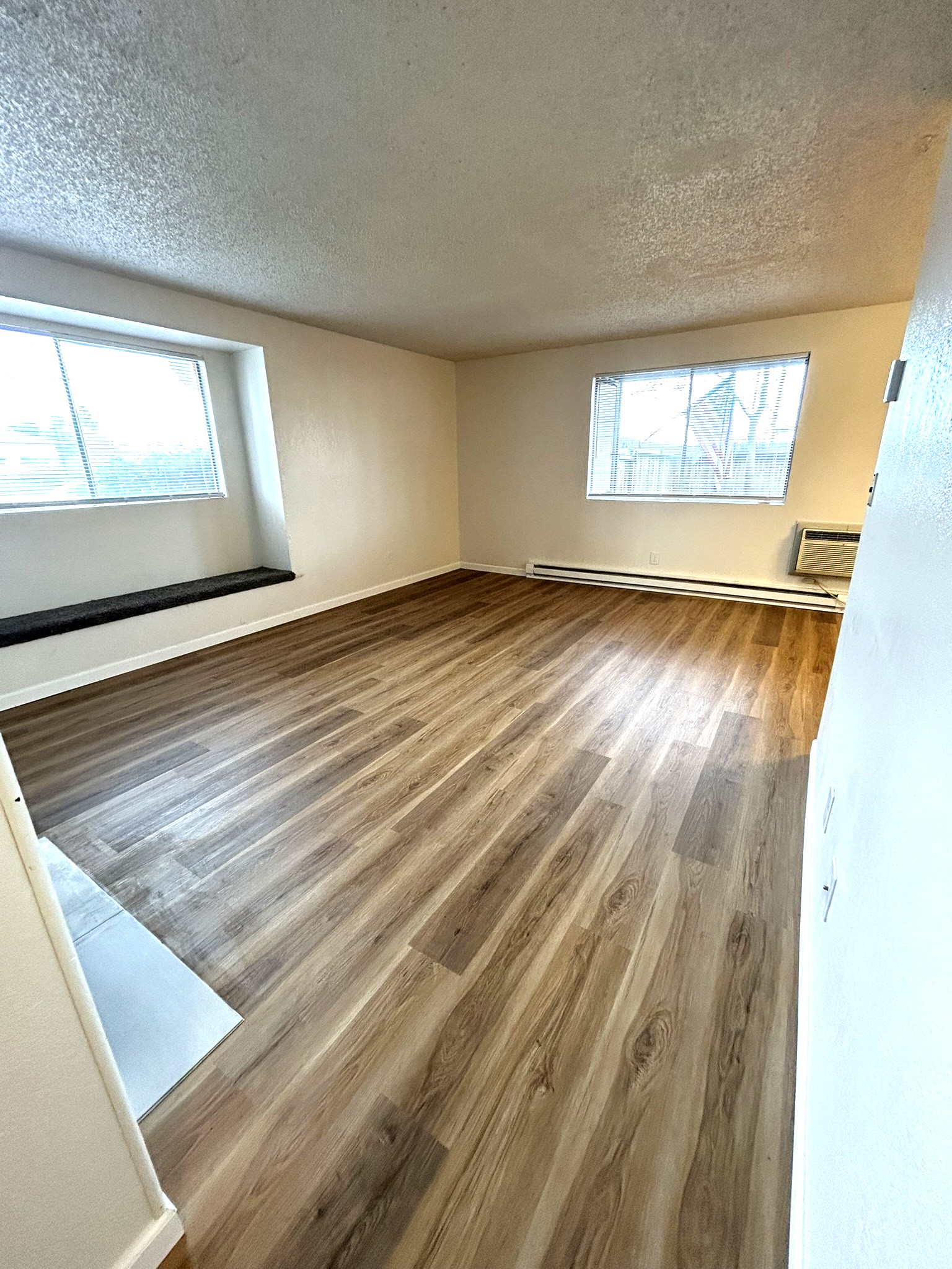 700 Crater Lake Ave., #14