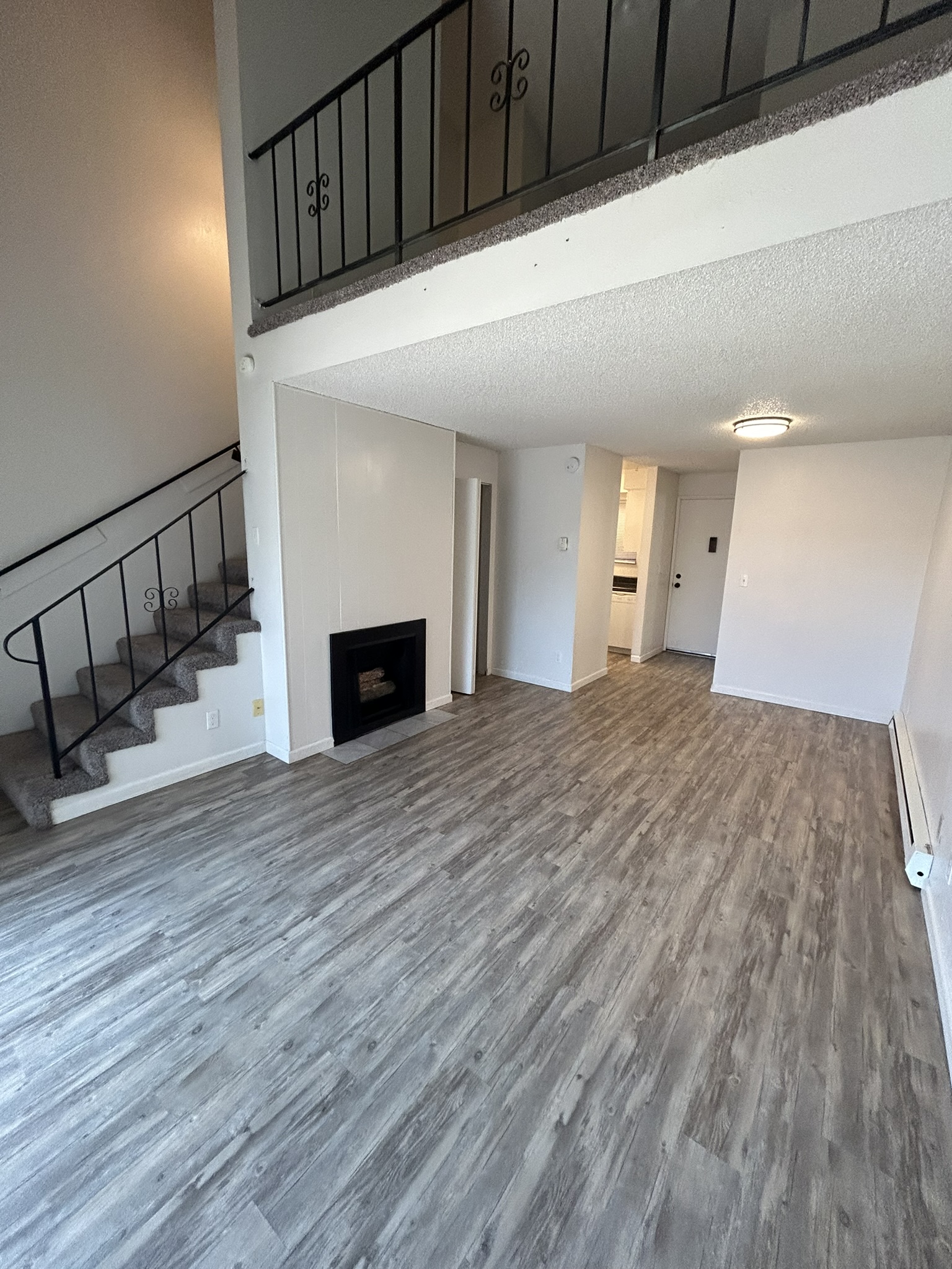 700 Crater Lake Ave., #28