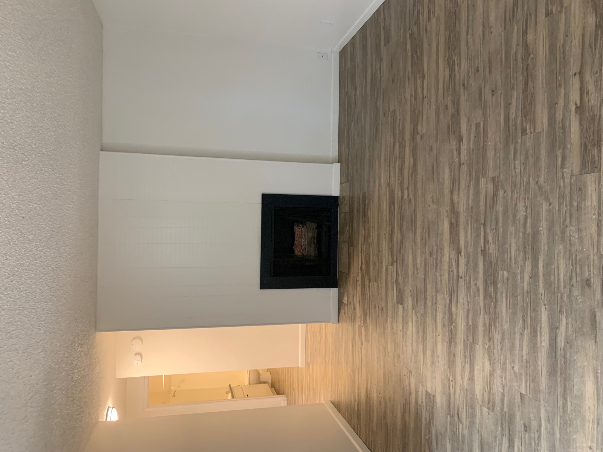 700 Crater Lake Ave., #9